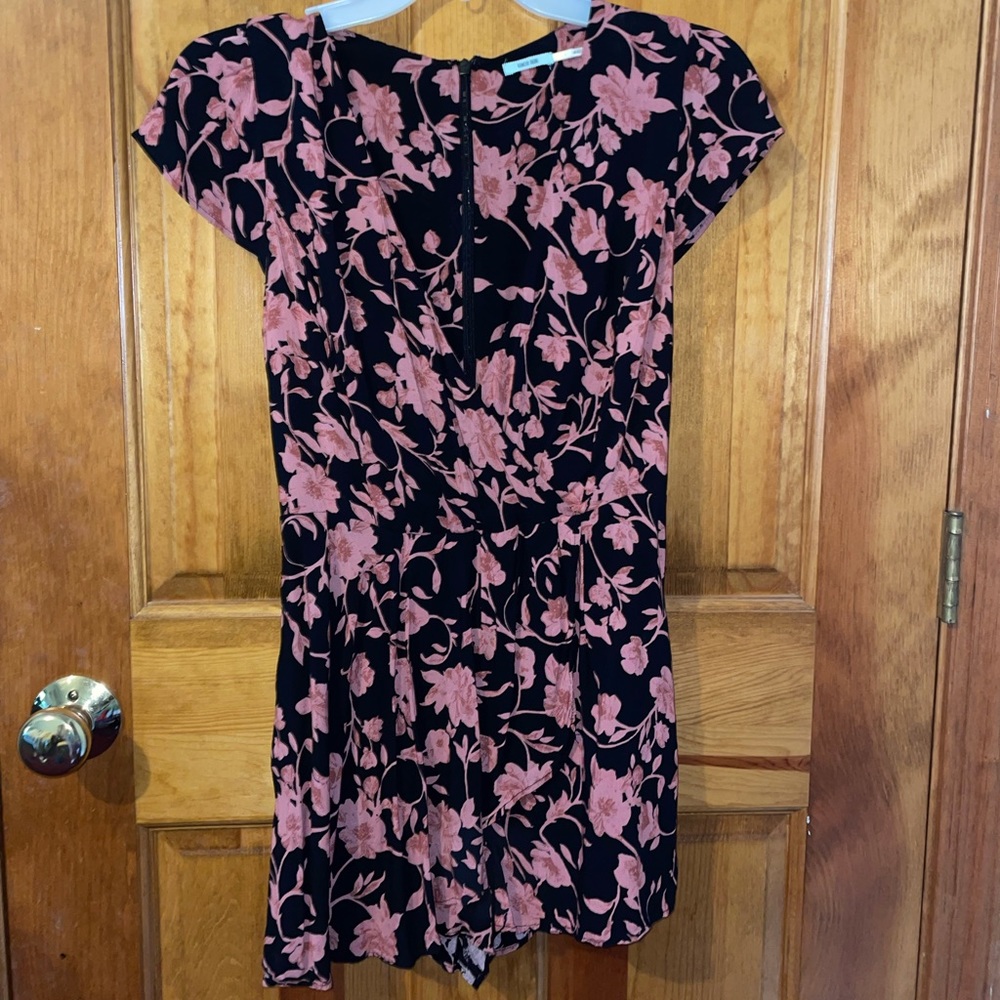 Floral v neck Urban Outfitters Romper